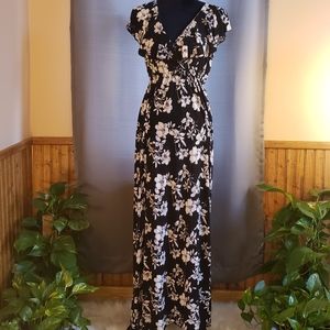 NWT Black and white floral maxi dress